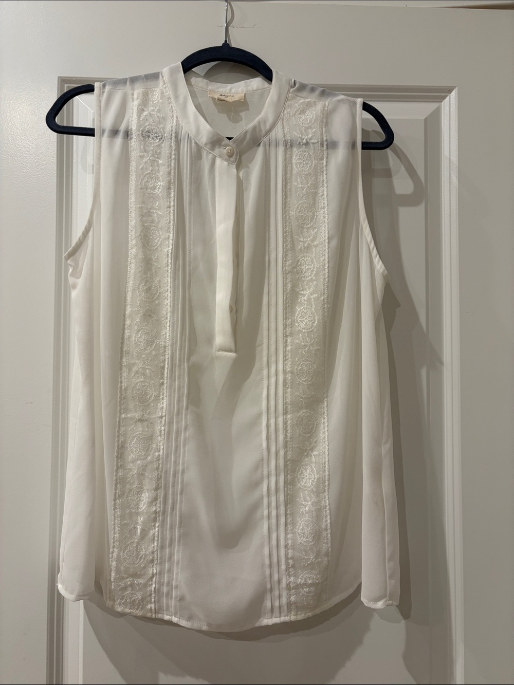 Adiva White Sleeveless Embroidered Pintuck Camisole